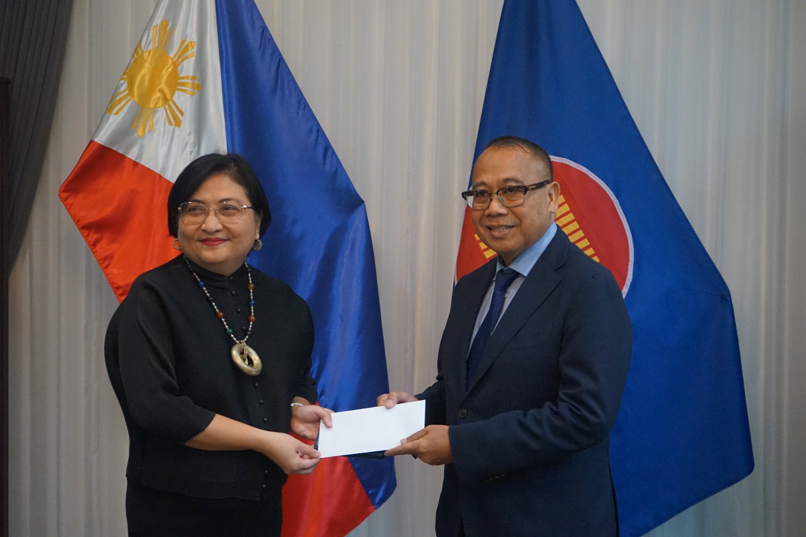 The Philippines commemorates 56th ASEAN Day by donating funds for more peace-building efforts in ASEAN